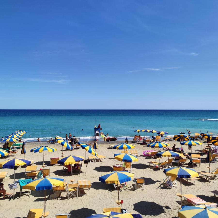 Parco Del Mare - Relax Near The Sea And City Centre Borghetto Santo Spirito Luaran gambar